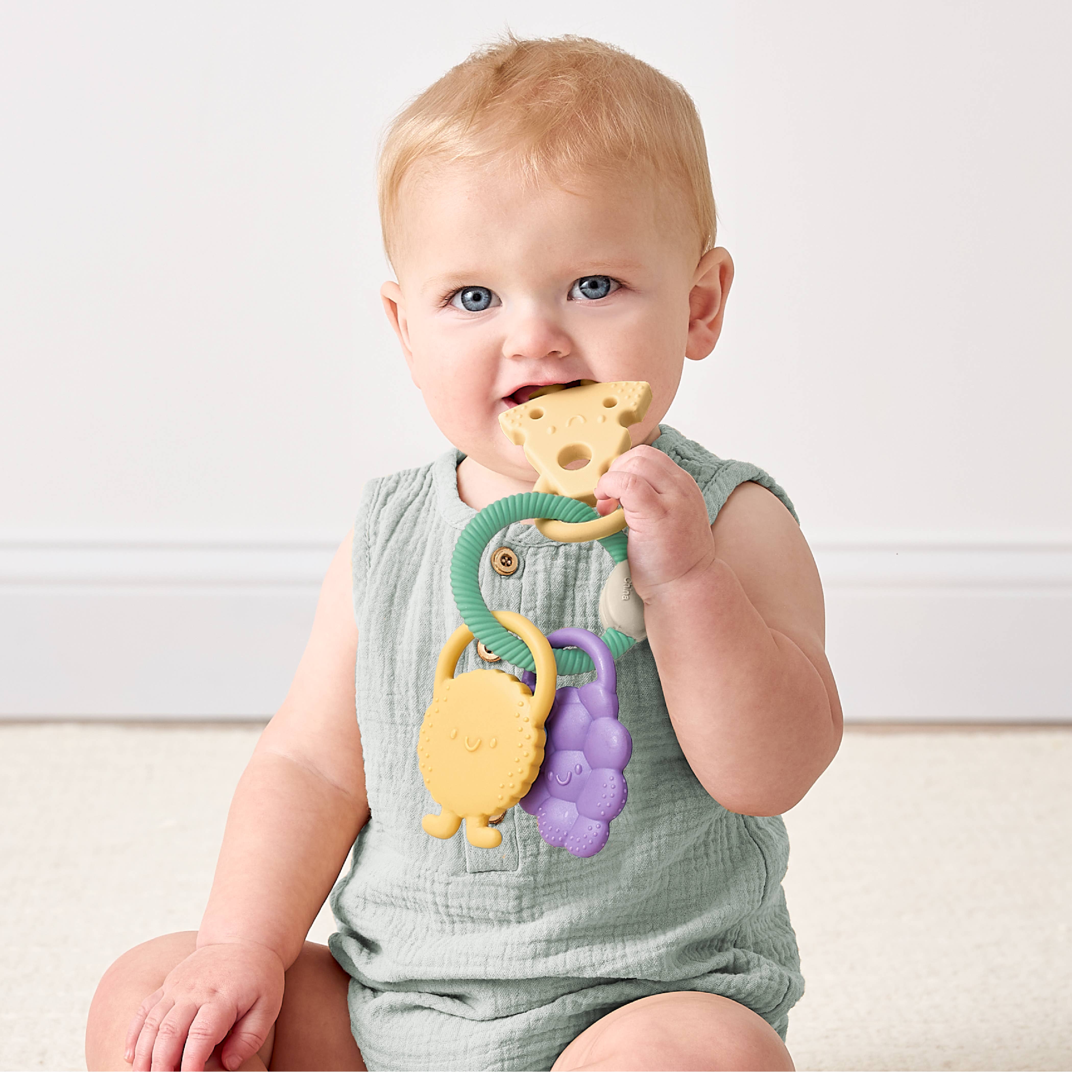 *NEW* Itzy Trio™ Multi-textured Silicone Teether Charcuterie