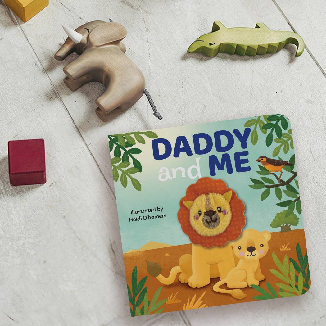 Daddy & Me: Finger Puppet Board Book by