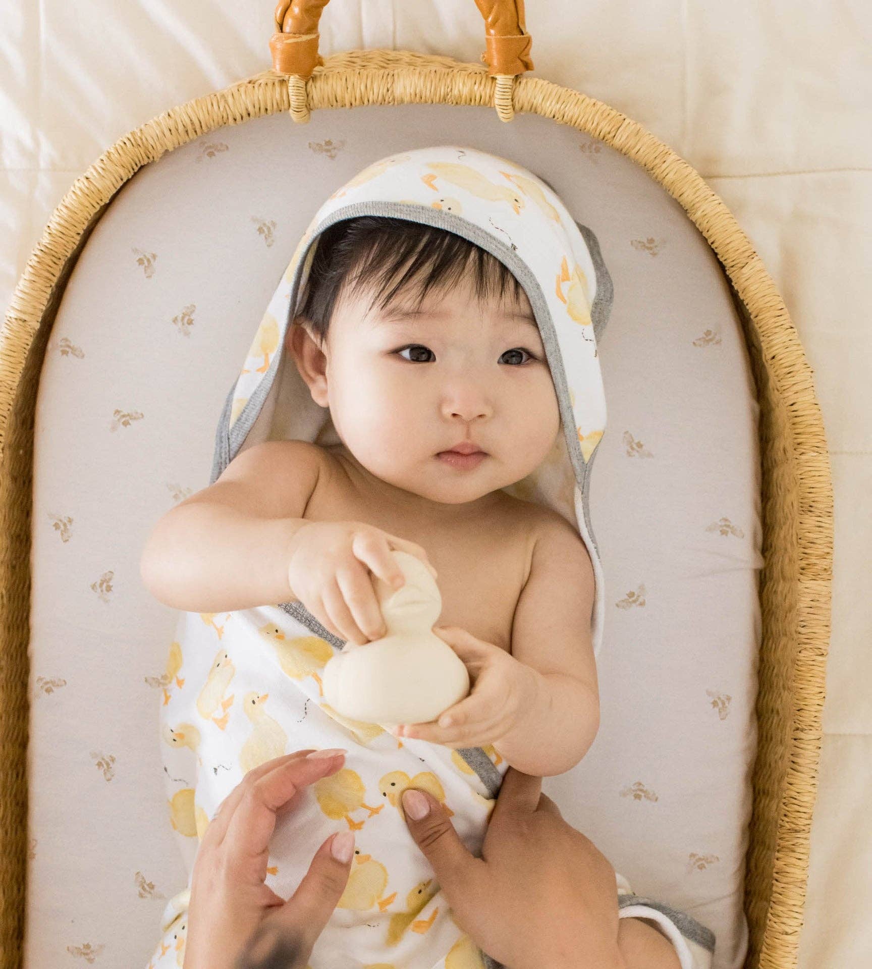 Golden Bee Organic Cotton BEESNUG® Fitted Bassinet Sheet 2 Pack