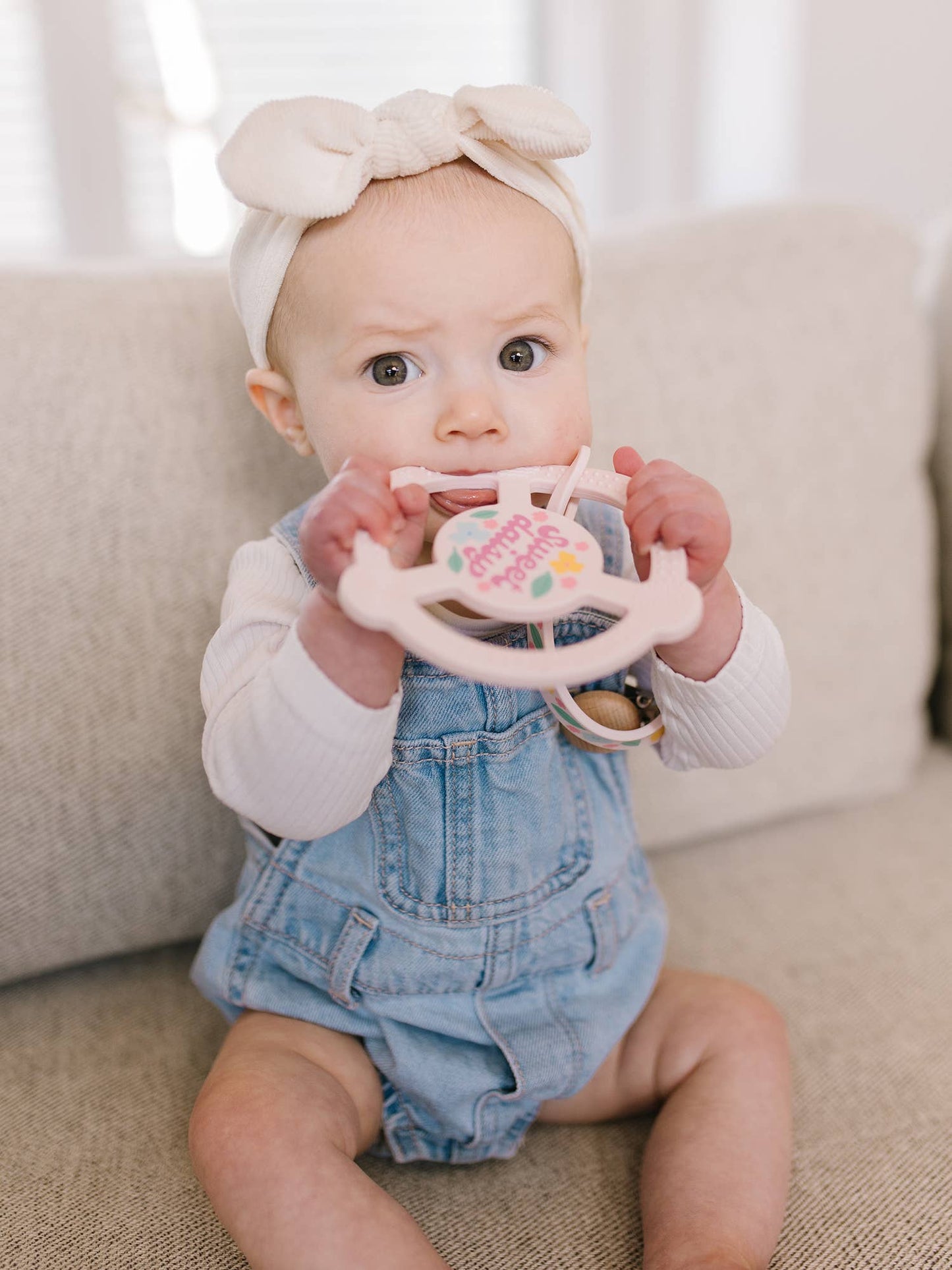 Silicone Teether Ring with Detachable Clip Sweet Daisy