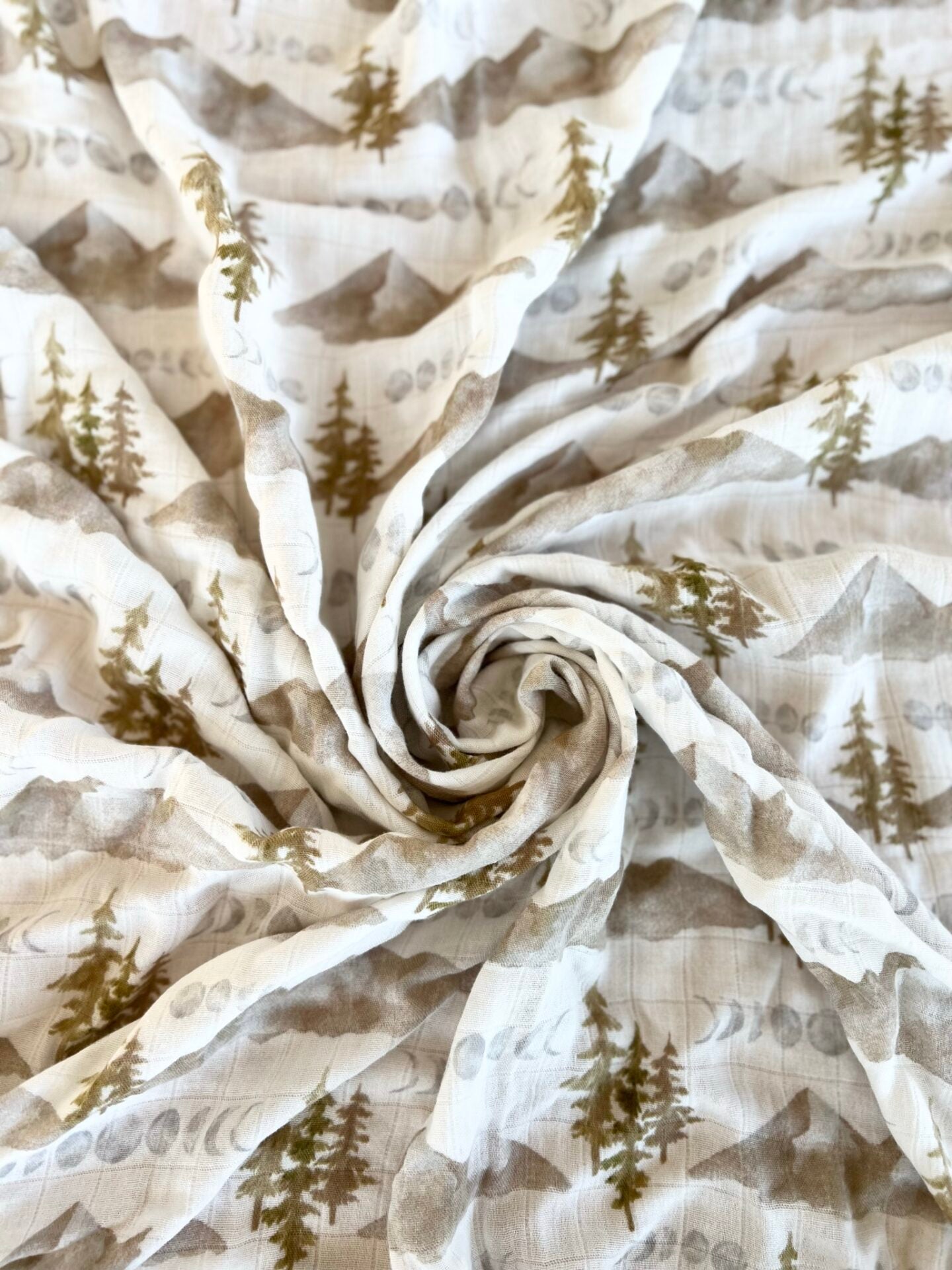 Bamboo & Muslin Swaddle | Mountain Moonphase